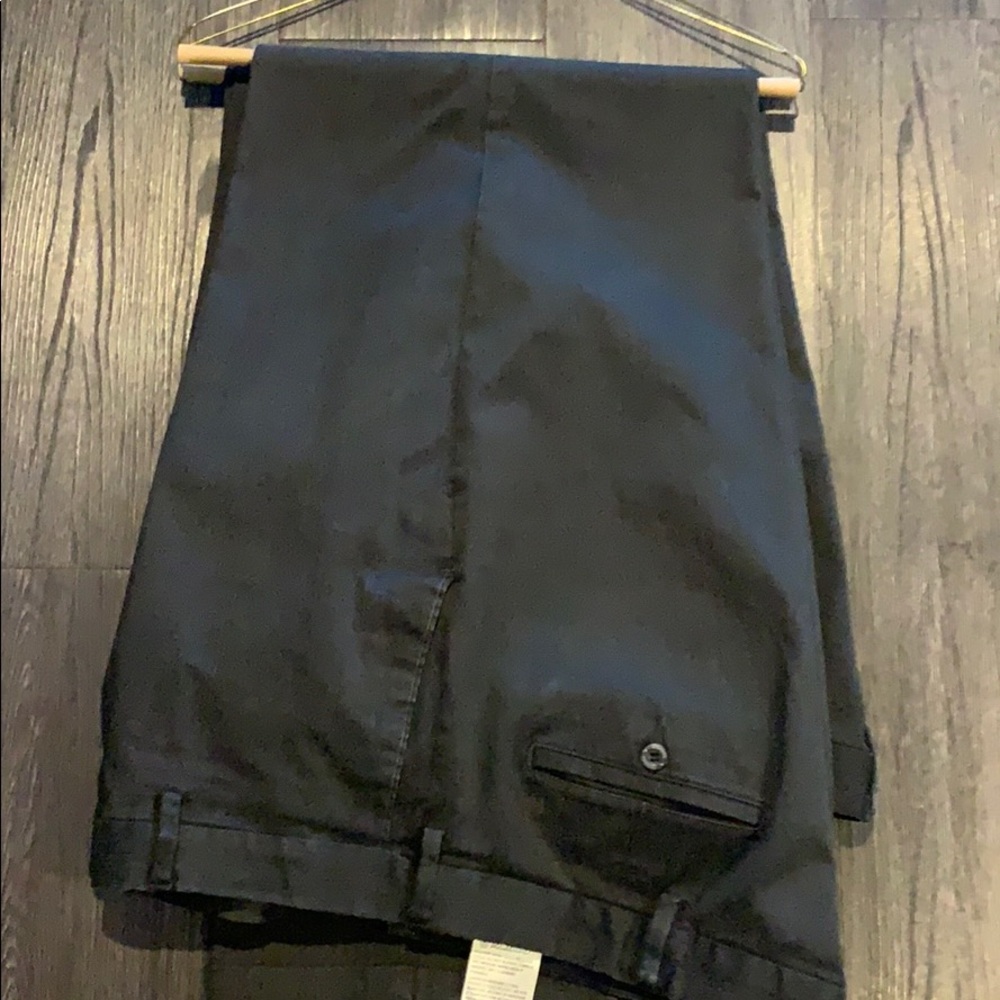 2 Pair Men’s Dockers 42W 32L
